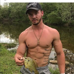 Meet your Posher, Levi